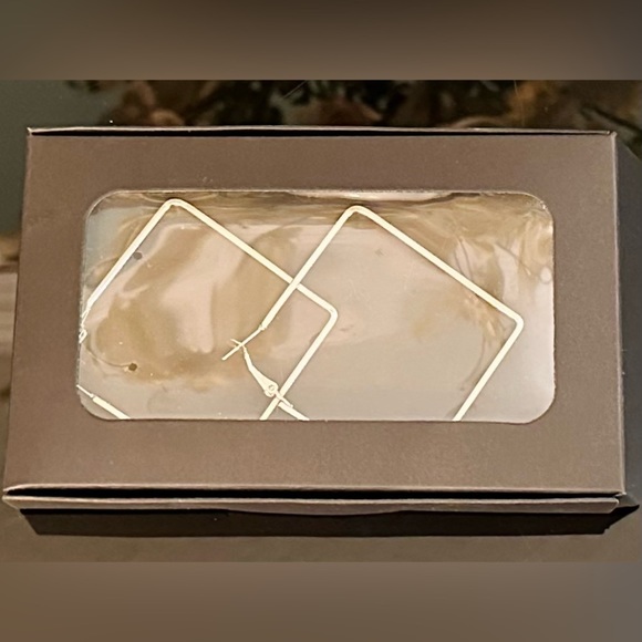 MINIMALIST square “hoop” earrings gold and silver color - Picture 11 of 11